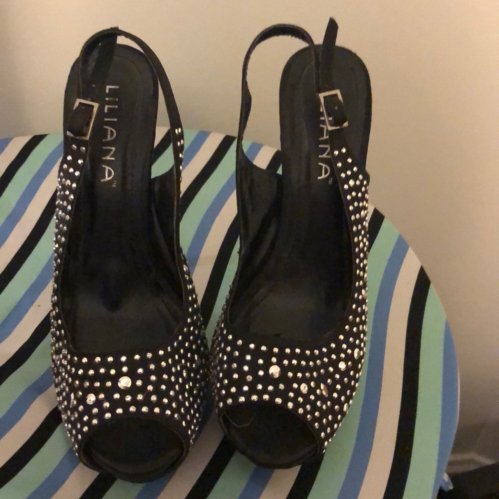 Black and sliver High heels.